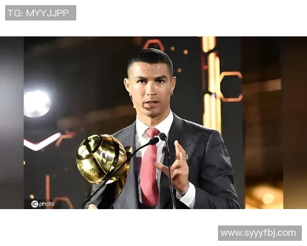 足球明星C罗挂件热销背后的故事与球迷的情感连接 足球明星C罗挂件热销背后的故事与球迷的情感连接